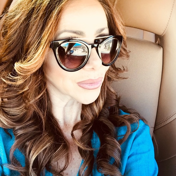 Meet your Posher, Rosie - Picture 2 of 5